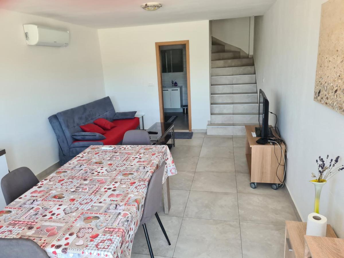 Apartman Senka Rogotin Apartment Bagian luar foto