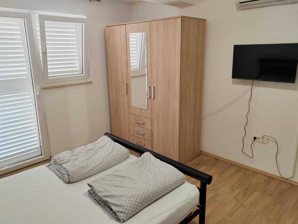 Apartman Senka Rogotin Apartment Bagian luar foto